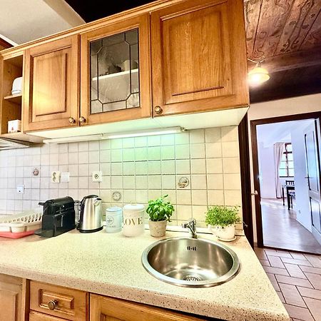 Apartmany Nerudova 36 ปราก ภายนอก รูปภาพ